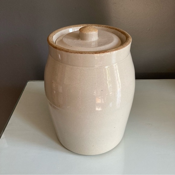Vintage Stoneware Lidded Cookie Jar - Picture 5 of 7